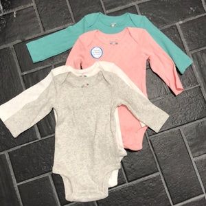 NWOT 4 long sleeve onesie bodysuits
